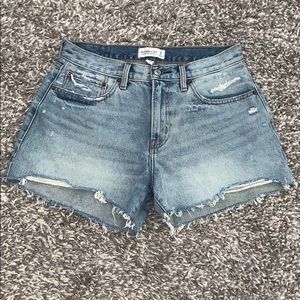 Mid rise boyfriend shorts